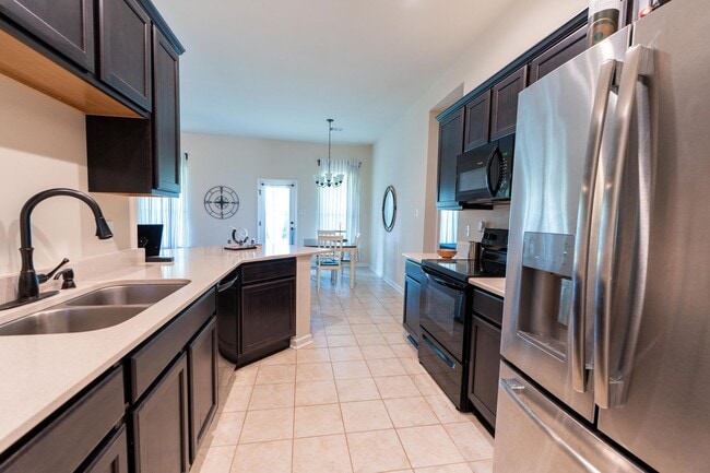 Foto del edificio - Victoria Meadows 3 bedroom, 2 bathroom Home