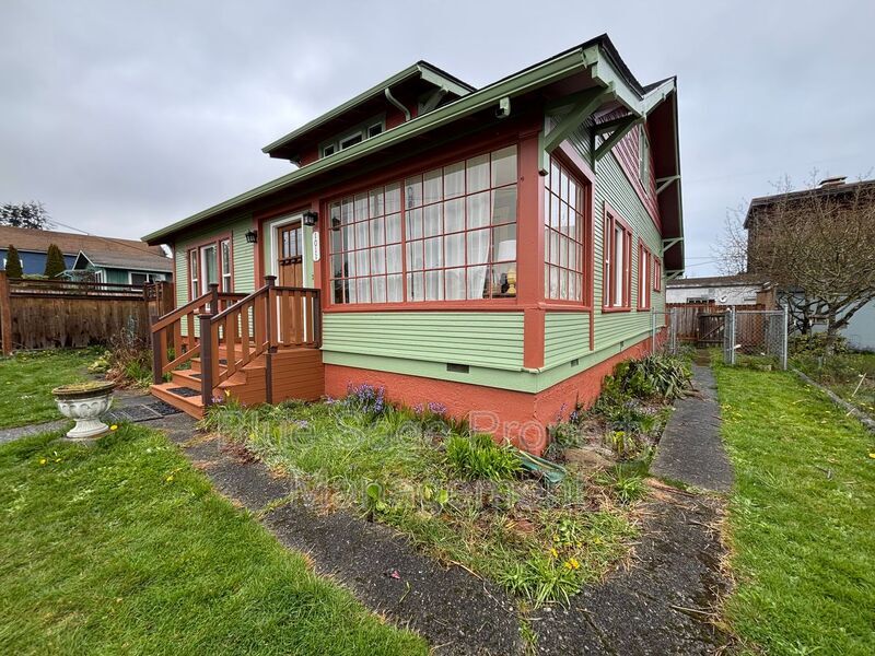 Foto del edificio - 1011 W 11th St