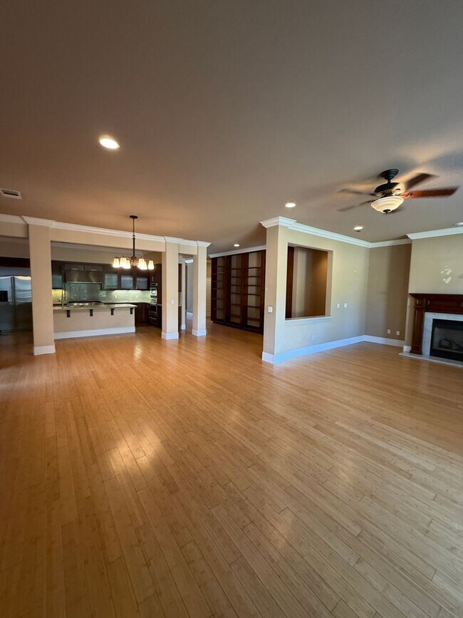 Foto del edificio - 613 Arlene Ct