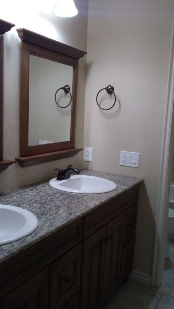 Building Photo - 3 bedroom home in Moore (OKC).
