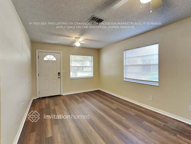 Foto del edificio - 5857 79th Ave