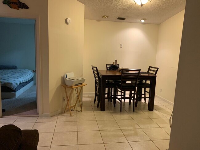 Foto del edificio - 6193 Seven Springs Blvd