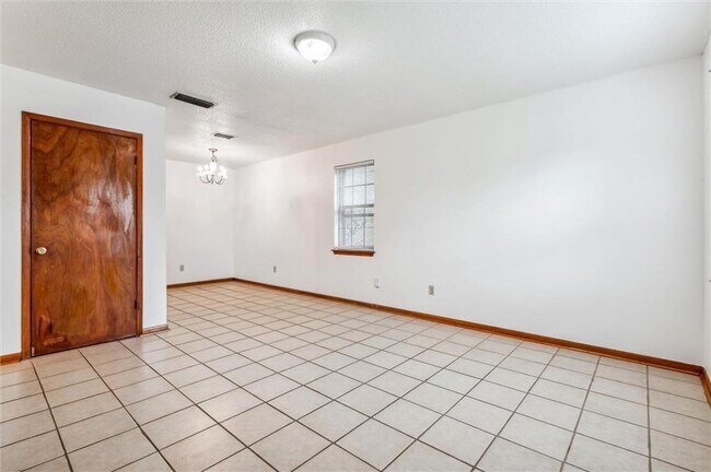 Foto del edificio - 504 Farnell Ln