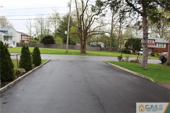 Foto del edificio - 949 Ellis Pkwy