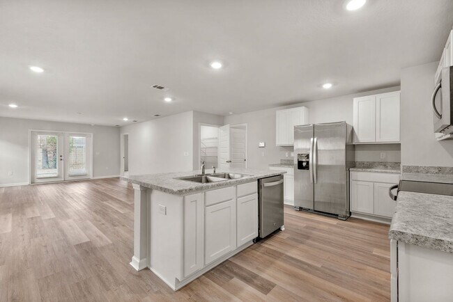 Foto del edificio - Beautiful 3BR Home with Privacy-Fenced Backyard in The Woodlands
