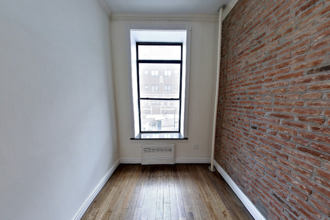 Foto del edificio - 420 W 51st St