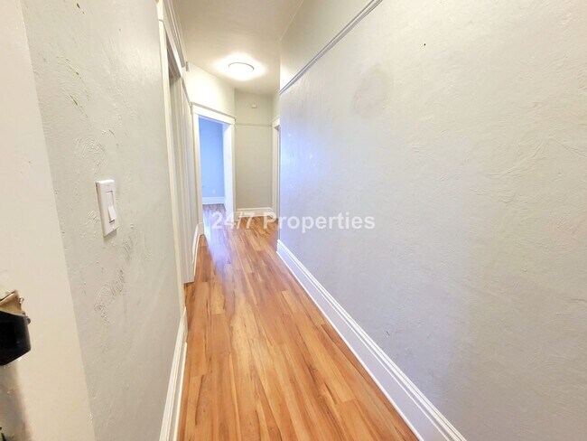 Foto del edificio - Updated Vintage 1BD I 1BA Apartment in NW ...