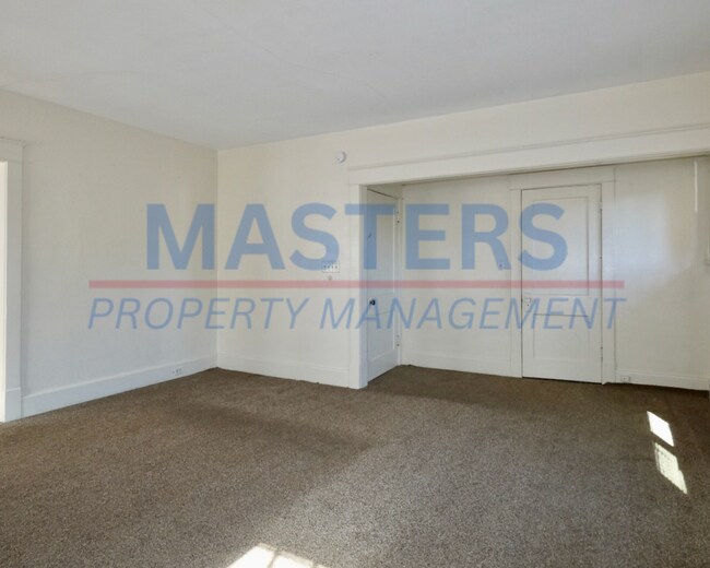 Foto del edificio - 4113 N Lockwood Ave