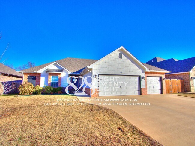 Foto del edificio - **COMING JANUARY 2ND!!!** STUNNINGLY BEAUTIFUL SPACIOUS 5 BED/3 BATH HOME IN ST JAMES PARK!