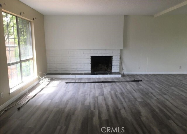 Building Photo - 363 Skywood St