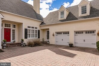Building Photo - 3 Maidstone Ct