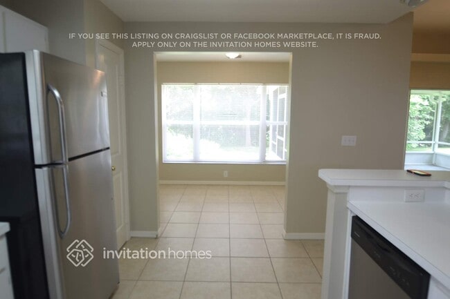 Building Photo - 28423 Meadowrush Way