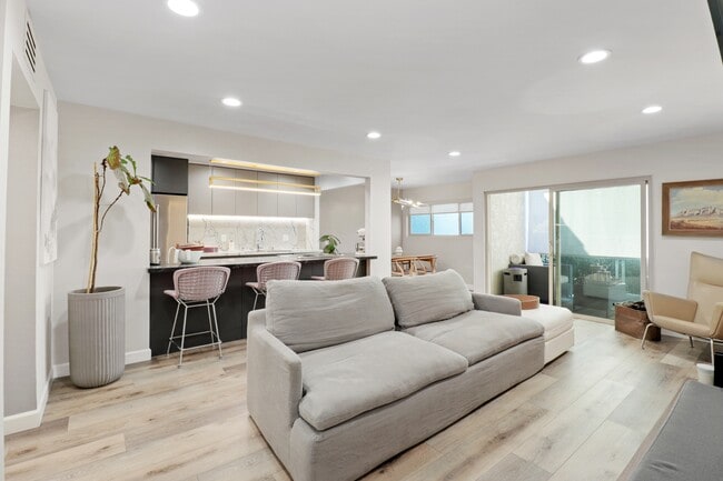 Building Photo - 4610 Park Granada