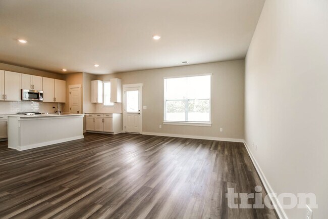 Building Photo - 1728 Lannister Ave