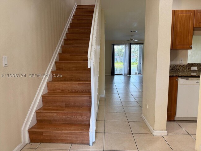 Foto del edificio - 8246 SW 27th St