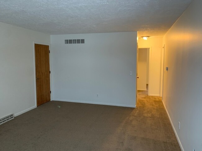 Building Photo - 201 W Shelbourne Dr