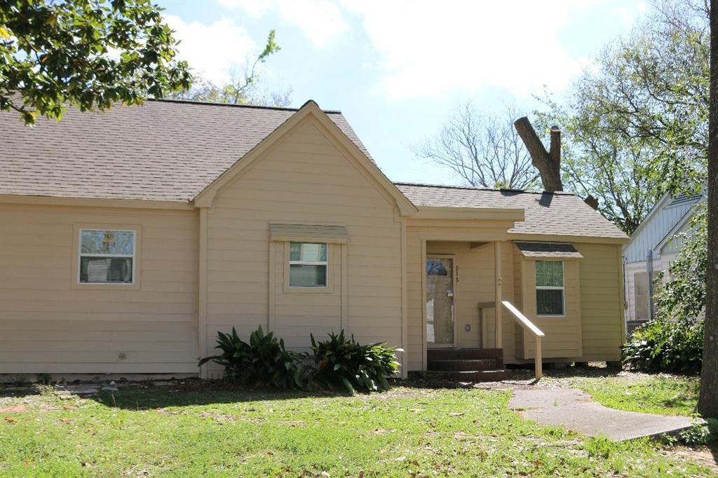 916 N Gaillard St, Baytown, TX 77520 Townhome Rentals in Baytown TX