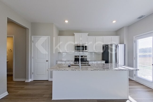 Building Photo - 844 Silent Barge Cv