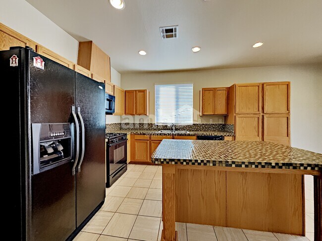 Foto del edificio - 520 Moses Lake Ct