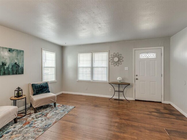 Foto del edificio - 544 E Fairchild Dr