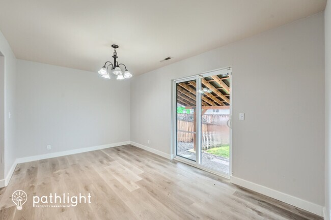 Foto del edificio - 17810 18Th Avenue Court E, Spanaway, WA, 9...