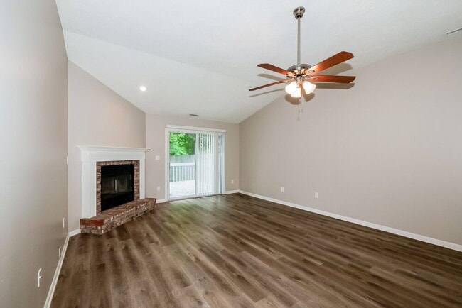 Building Photo - 5507 Old Barn Dr