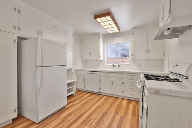 Foto del edificio - 1841 Briarwood Dr