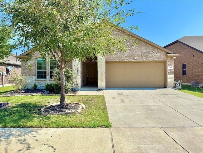 Photo - 4016 Spur Trail Dr House