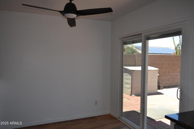Building Photo - 976 E Greenlee Ave