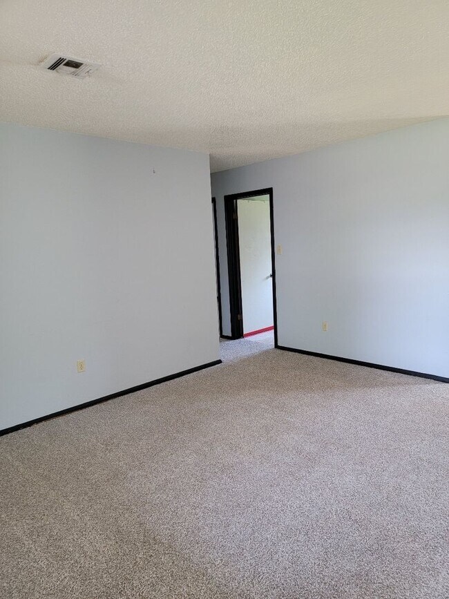 Foto del edificio - 6948 SW Forest Ave