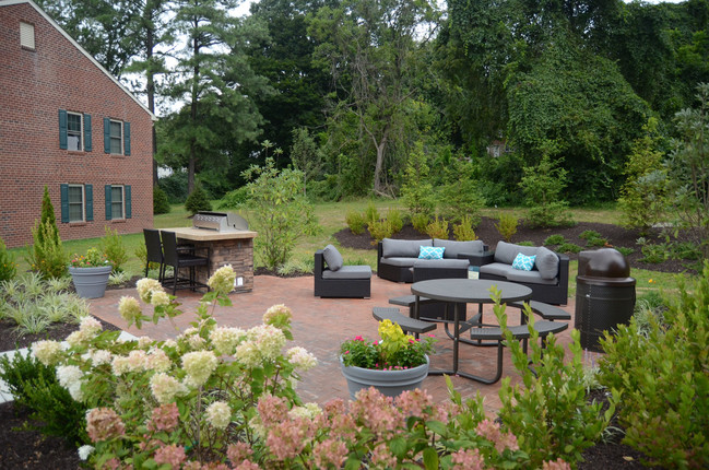 Outdoor Lounge at Corner Park - Corner Park Apartments