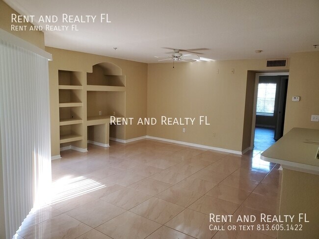 Building Photo - **SPACIOUS CONDO LOCATED CLOSE TO USF**