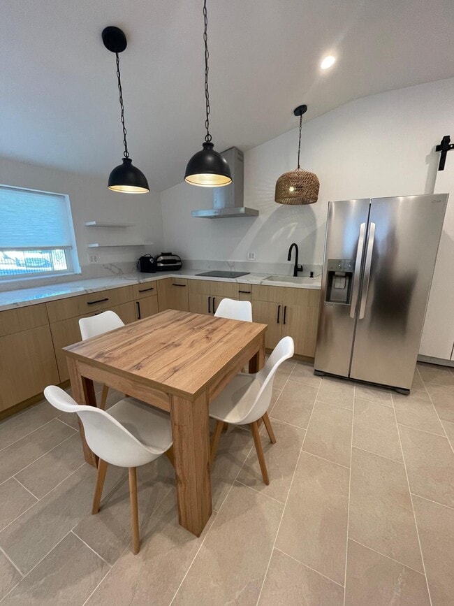 Building Photo - 20570 Hatteras St