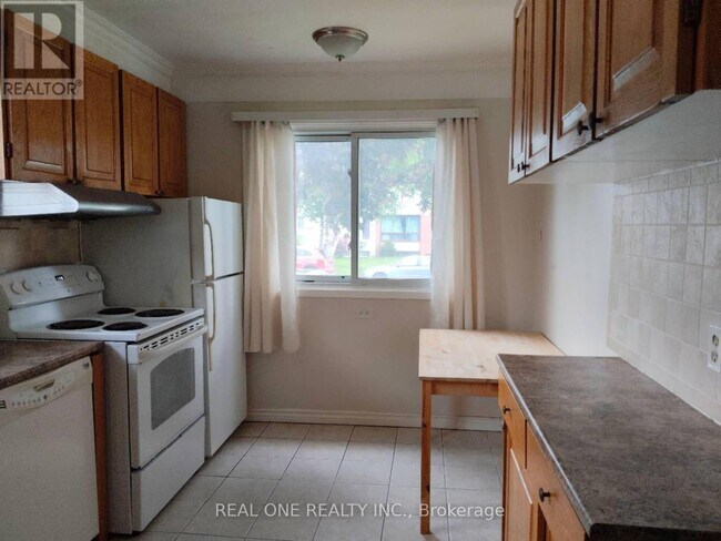 Building Photo - 349 Browndale Crescent