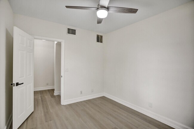 Building Photo - 1127 Florida Ave