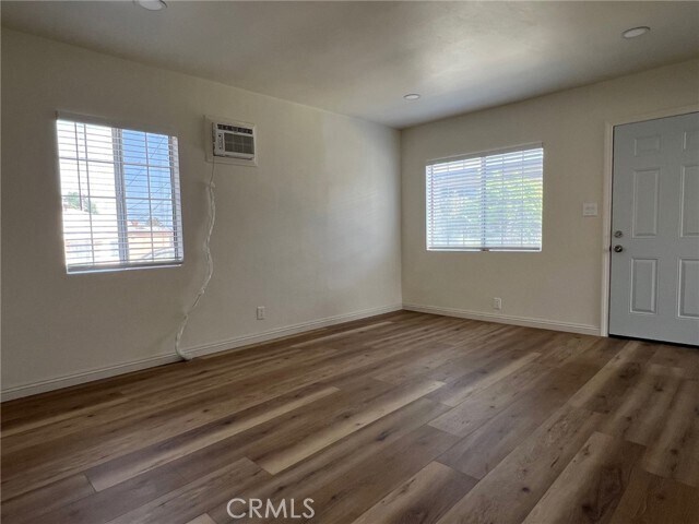 Building Photo - 333 S Sefton Ave