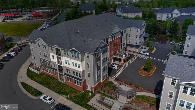 Building Photo - 700 Mount Airy Ter NE
