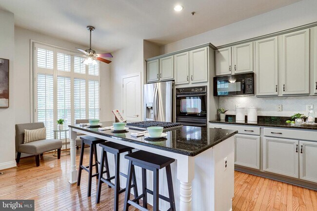 Foto del edificio - 1601 Colonial Hills Dr
