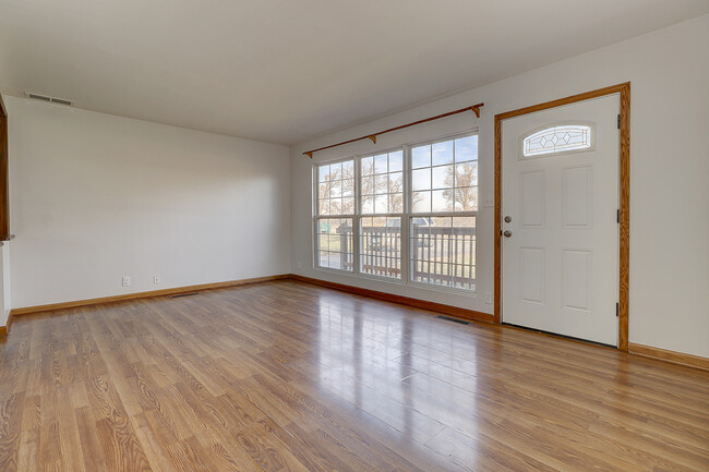 Building Photo - 15726 Joliet Rd
