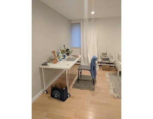 Foto del edificio - 300 Park Terrace Dr