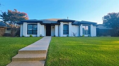 Building Photo - 1933 Oakbluff Dr