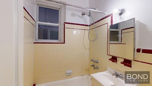 Foto del edificio - 123 E 82nd St
