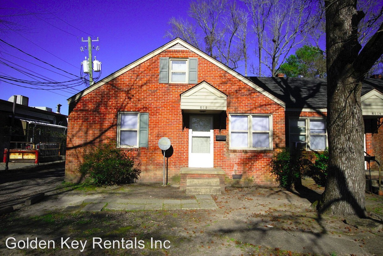 Primary Photo - 2 br, 1 bath House - 811 E. Walnut St.