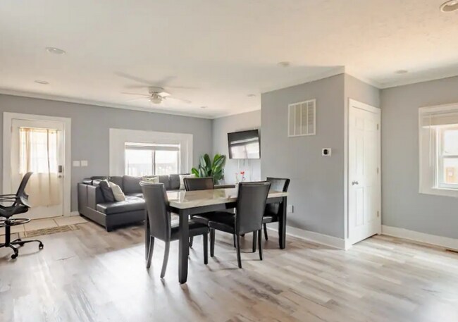Foto del edificio - 2218 Pleasant St