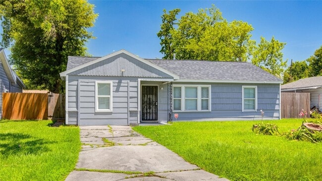 Foto del edificio - 8921 Oak Knoll Ln