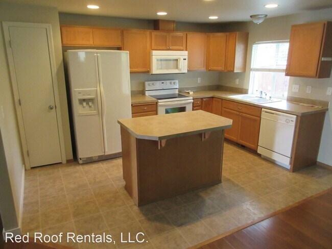 Foto del edificio - 3 br, 2 bath House - 517 E 49th St