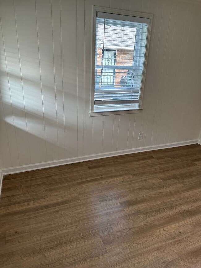 Foto del edificio - Charming 2BR Duplex in Memphis