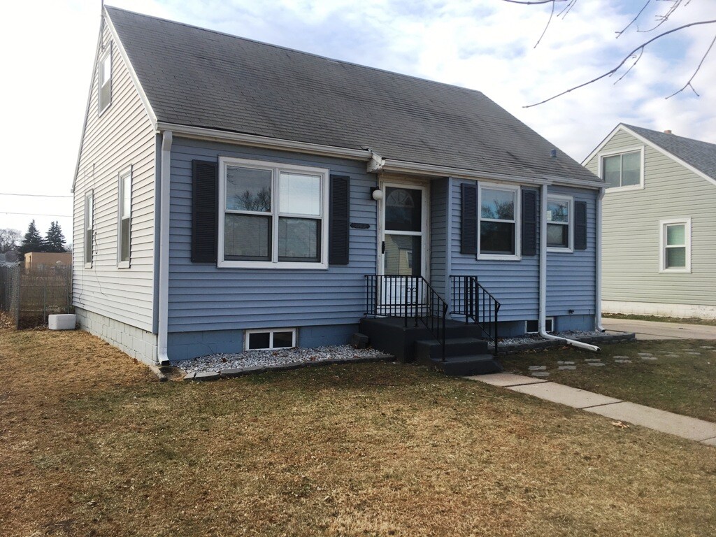 1353 E 4th St, Fremont, NE 68025 House Rental in Fremont, NE