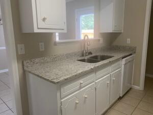 Building Photo - 3920 Almon Dr