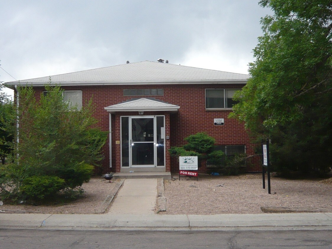 Primary Photo - Clinton Street Apartments